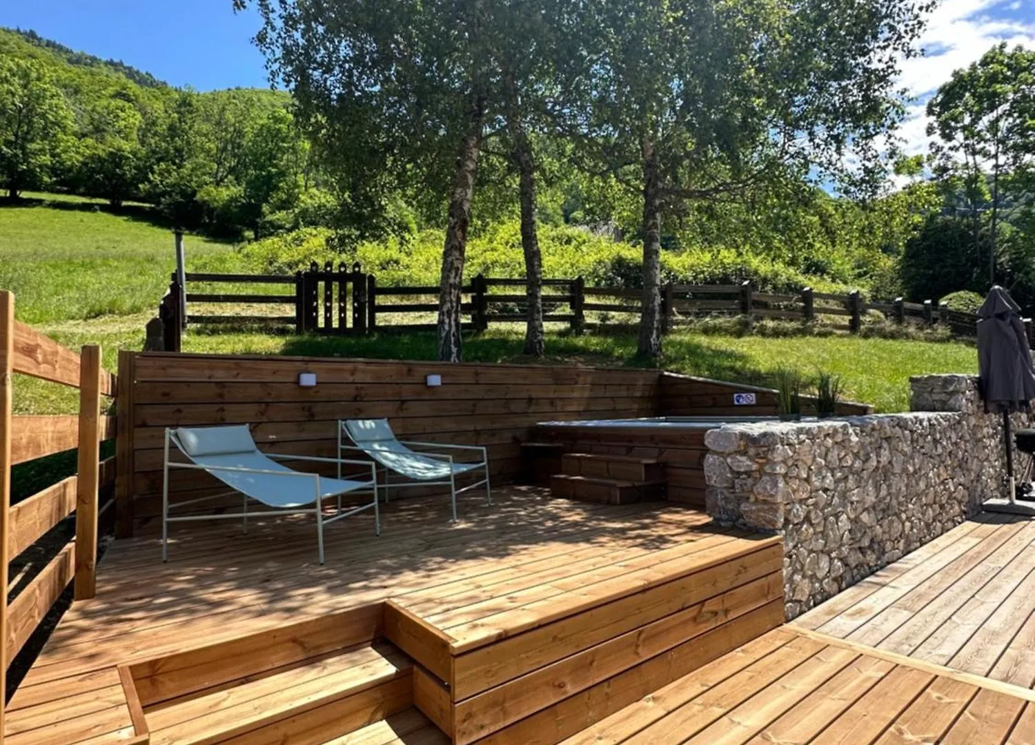 Chalet Le Rene-Sens - 5 Pers - Grande Terrasse - Bain Nordique Spa - Piscine Boutx Frankrijk