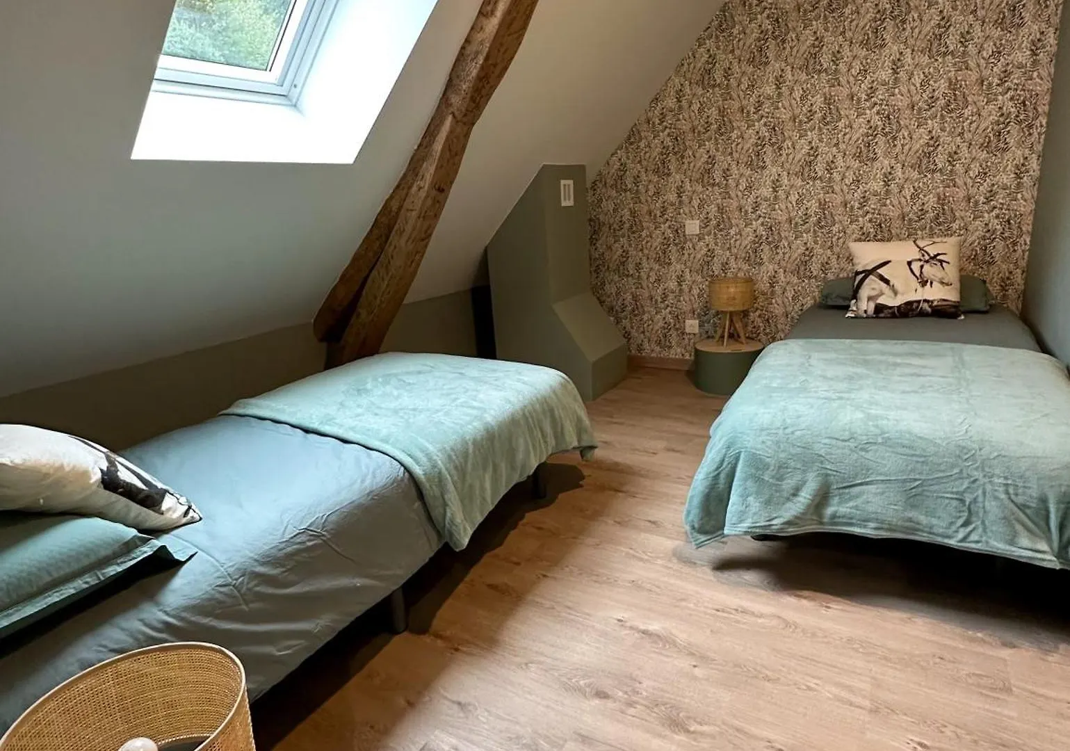 Chalet Le Rene-Sens - 5 Pers - Grande Terrasse - Bain Nordique Spa - Piscine Boutx 0*,  Frankrijk